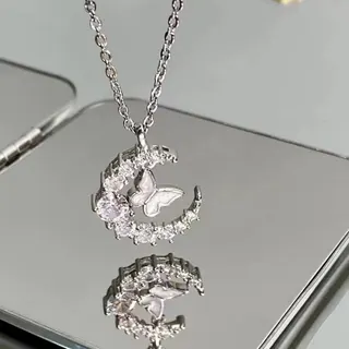 月亮闪钻蝴蝶项链