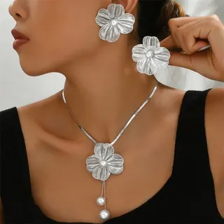 花朵镶珍珠耳环项链套装