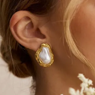 Barock-Perlen geometrische Ohrringe, 18K vergoldeter Edelstahl, unregelmäßige Creolen-Stecker, französischer Vintage-Luxus, goldene Ohrringe für Damen