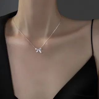 蝴蝶结吊坠项链