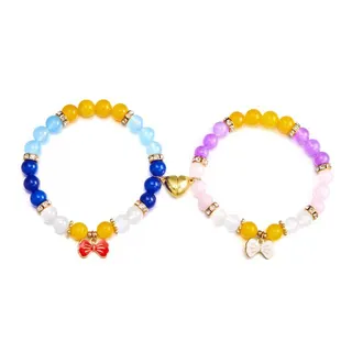 Bracelet de couple magnétique en perles avec nœud, lot de 2, couleurs macaron contrastées, alliage plaqué résistant à la décoloration, cordon élastique ajustable, fermoir magnétique en cœur, pendentif nœud rouge et blanc, bracelet d'amitié ou de couple pour jeune fille, idée cadeau