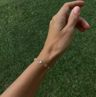 极简轻奢水滴吊坠项链女 合金保色锁骨链 白色细链可调节45+5cm 法式优雅百搭颈饰