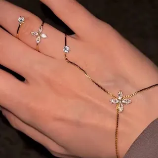 花朵锆石戒指连指一体手指链