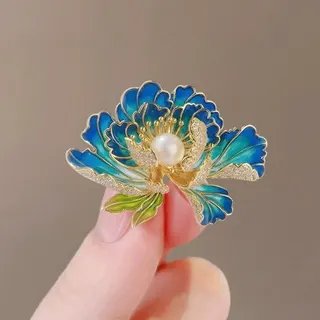 牡丹花花朵镶钻胸针