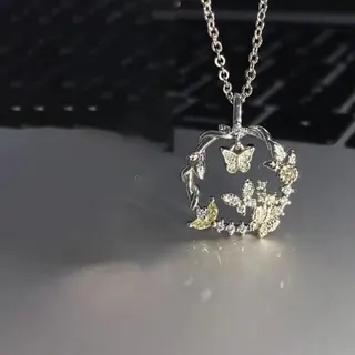 蝴蝶幸运花环项链