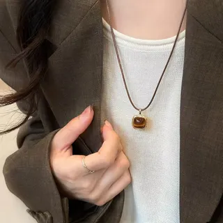 棕色皮绳虎眼石抽拉绳项链