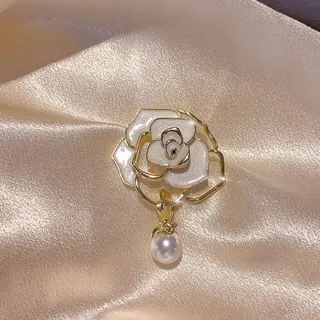法式复古山茶花胸针女 轻奢珍珠吊坠胸花 合金18K金电镀 婚礼新娘西装领针 白色5cm