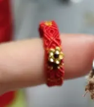 红色编织绳戒指