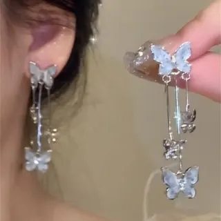 蝴蝶锆石耳环