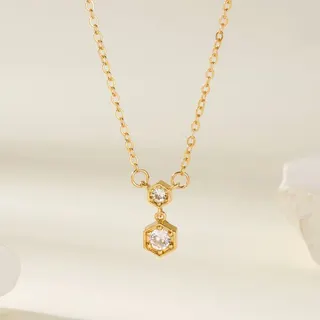 Collana con ciondolo a esagono in zirconia cubica, placcata oro bianco, catena geometrica minimalista per clavicola, regolabile 40+5 cm, elegante collana scintillante per donna