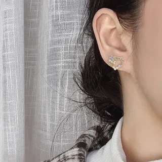 爱心半镂空仿珍珠水钻耳钉耳环