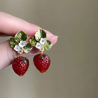 红色草莓耳环