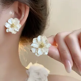 白色山茶花花朵耳环