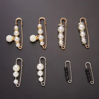 Conjunto de broches de imitación de perla estilo light luxury vintage, 8 piezas, bola de arrayán redonda con incrustaciones de diamantes, alfiler recto e imperdible grande, aleación con baño de oro de 18K, resistente al deslustre, versátil para vestidos de boda y looks de oficina.