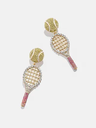 Brinco em formato de raquete de tênis com estilo esportivo light luxury, liga metálica banhada a ouro 18K com strass incrustado, pingente de tênis vazado, brilho dourado e design divertido