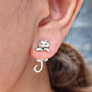 搞怪小猫穿插耳环
